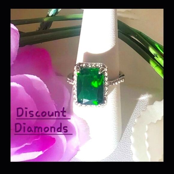 Green Emerald & White Baguette Diamond Cocktail Ring on 925 Silver - Picture 1 of 4